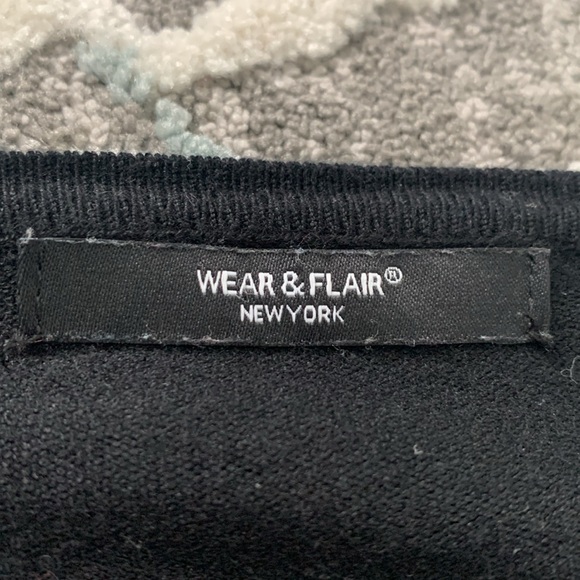 WEAR AND FLAIR black knit sweater from New York!!One size fits all!! - Picture 2 of 2